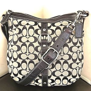 Classic Signature Coach Shoulder Handbag!